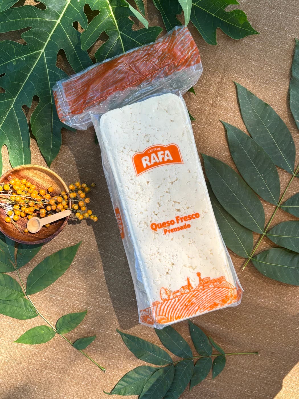 Barra de queso fresco prensado Lácteos Rafa de unos 4 kg